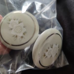 2pc Flower knobs .